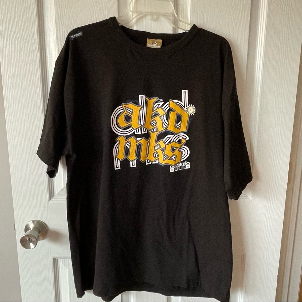 Vintage Akademiks Men’s T-Shirt